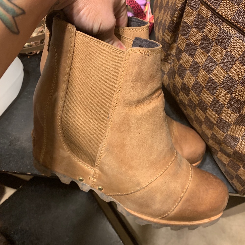 Sorel lea wedges size 9